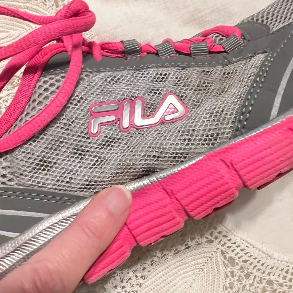 FREE Fila Athletic Sneakers Women’s 7.5 Gray Pink Lace Up Cool Max Memory Foam